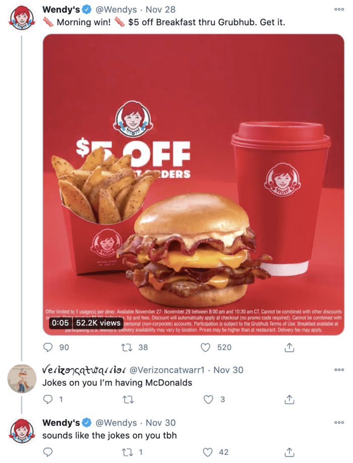 Prăjitură Twitter de pe rețelele sociale Wendy's care prăjește McDonalds