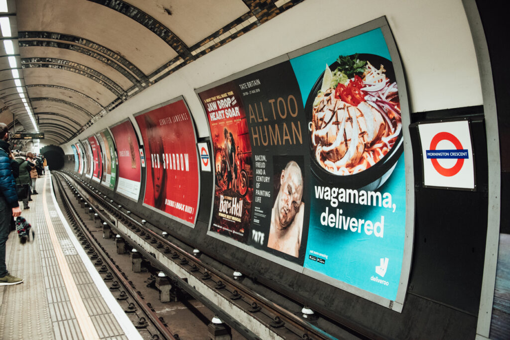 Iklan di Kereta Bawah Tanah London