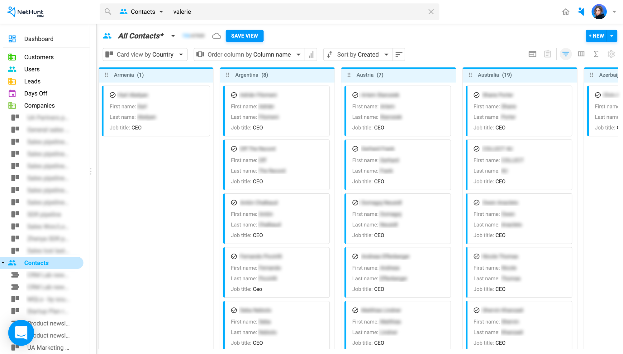 Segmentasi basis data di NetHunt CRM (Tampilan khusus dengan CEO dengan tampilan kartu berdasarkan Negara)