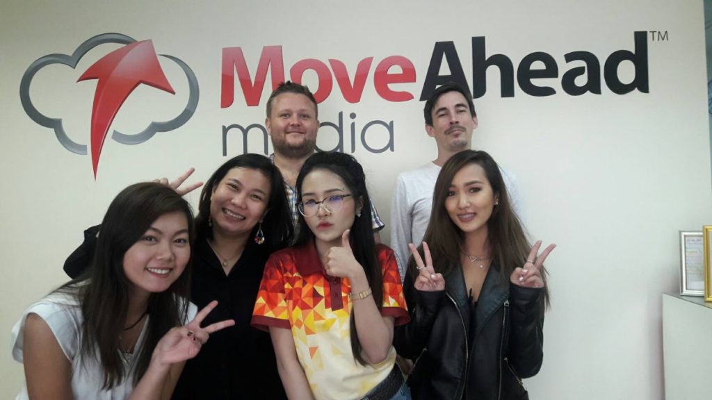 Daniel mit dem Team von Move Ahead Media