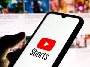 YouTube espande i suoi video "cortometraggi" su schermi di grandi dimensioni a livello globale