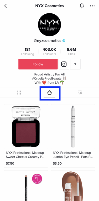 La pestaña de compras de NYX en TikTok facilita que los usuarios compren los productos de la marca directamente en la aplicación, lo que es un ejemplo de cómo apoyarse en el comercio como una tendencia de marketing de TikTok.