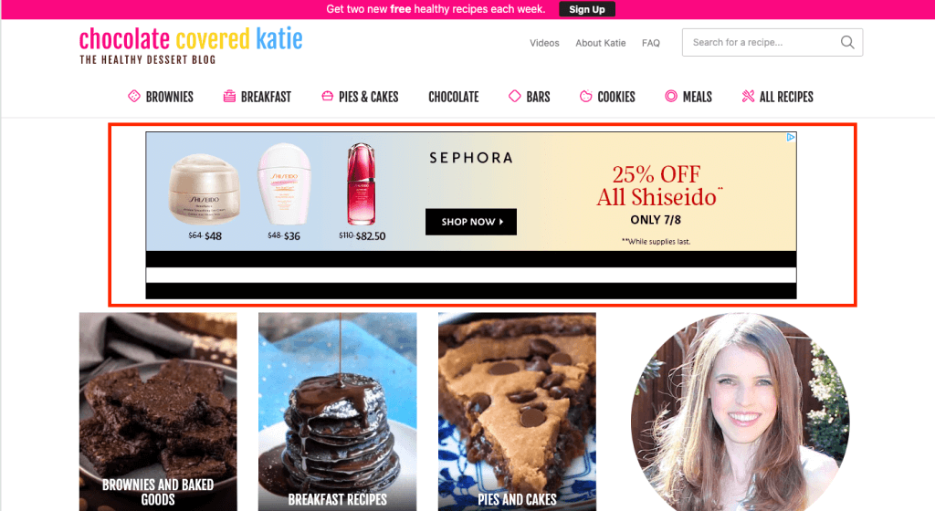 Sephora.com için bir pastacılık web sitesinde reklam örneği görüntüleyin.