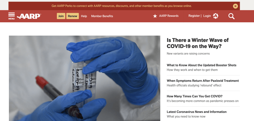 Capture d'écran de la page d'accueil de l'AARP avec l'article Covid