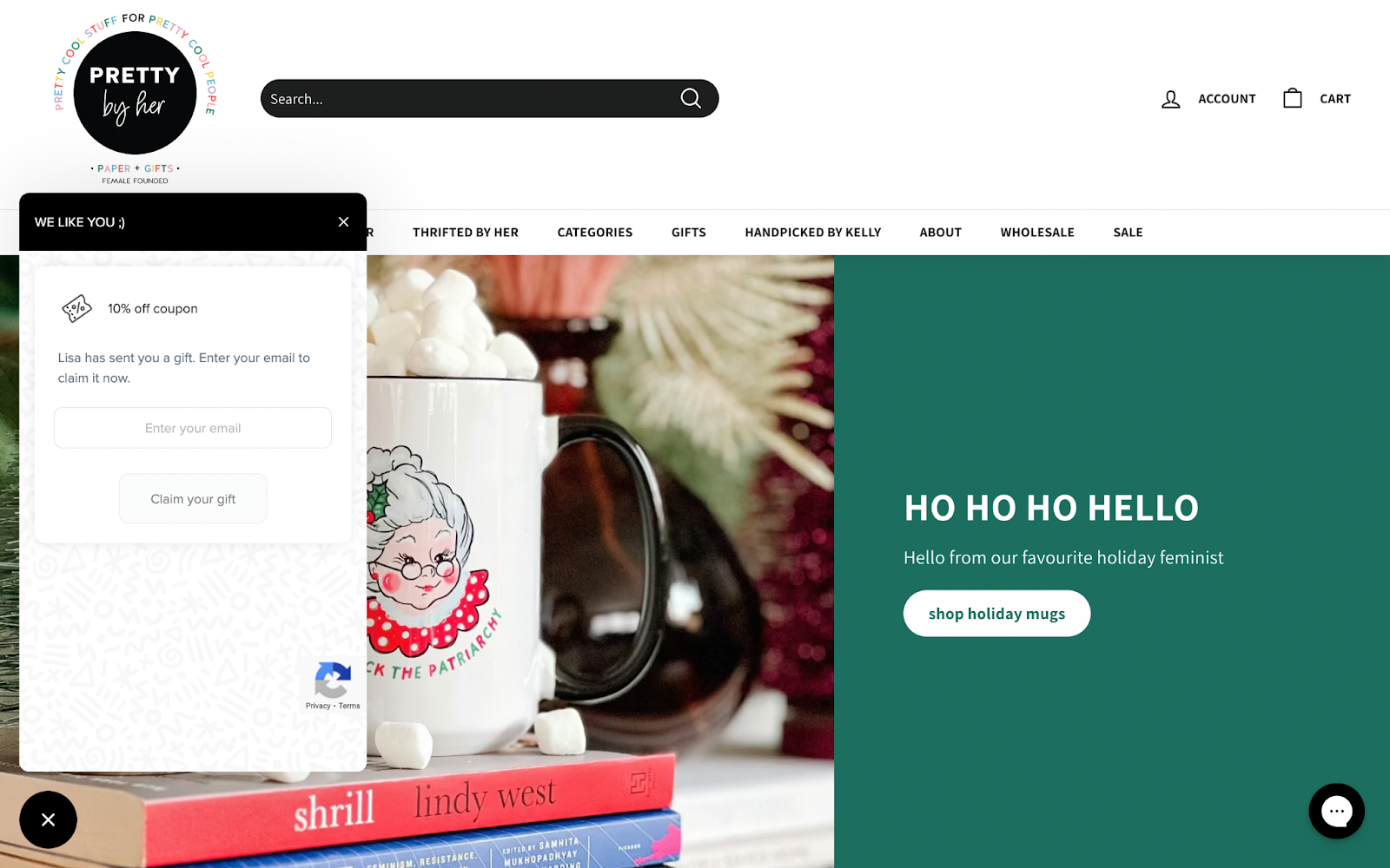 Dove dovrebbero arrivare i referral dei clienti: uno screenshot della home page di Pretty by Her con un pannello pop-up sul lato dello schermo. Indica un buono sconto del 10% e richiede ai nuovi clienti di inserire la propria e-mail per riscattare il premio.