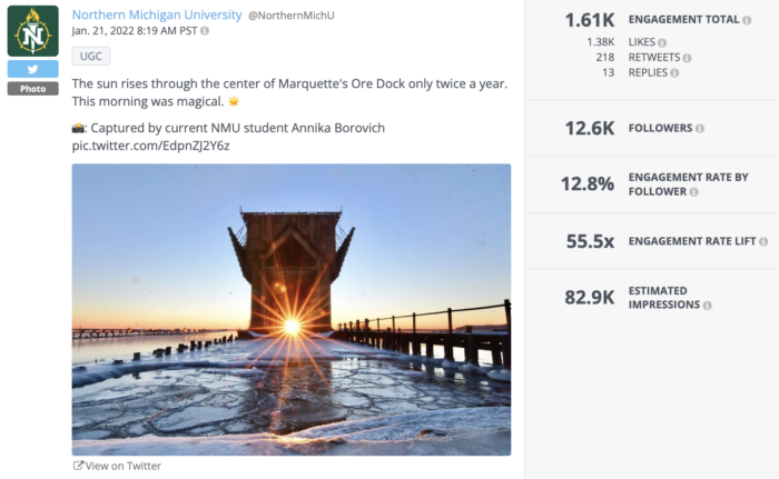 Tweet de la Northern Michigan University avec une superbe photo du lever du soleil au centre de Marquette's Ore Dock qui ne se produit que deux fois par an