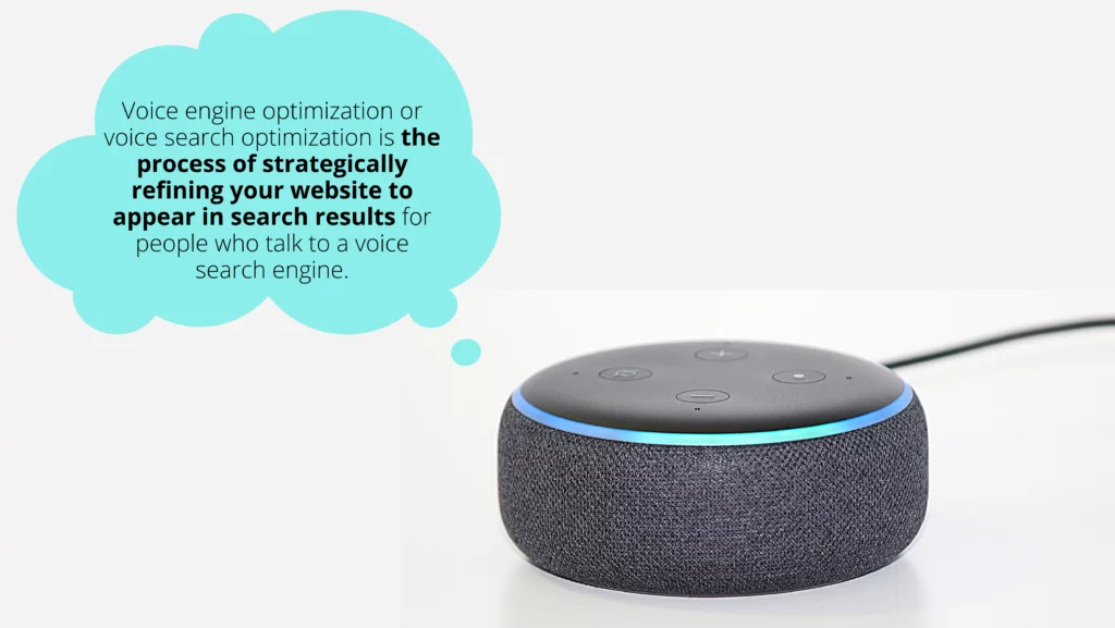 Haut-parleur intelligent Alexa expliquant ce qu'est l'optimisation du moteur vocal