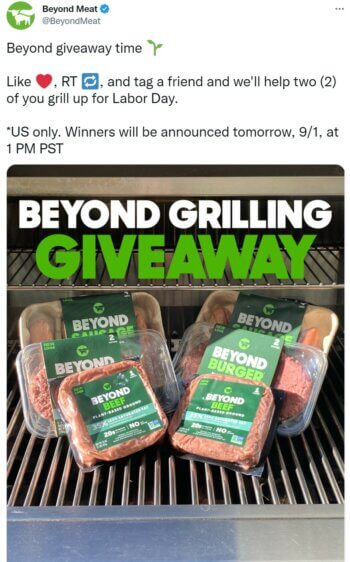 Beyond Meat'in en iyi tweet'i, ürünleri ızgarada kapmak için gösteren bir fotoğraf içeren bir hediye içeriyordu.