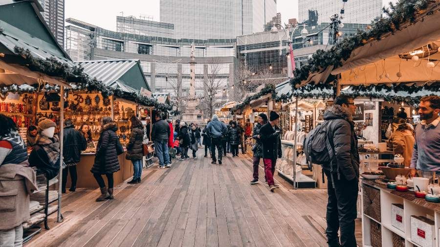 piata de vacanta columbus circle nyc