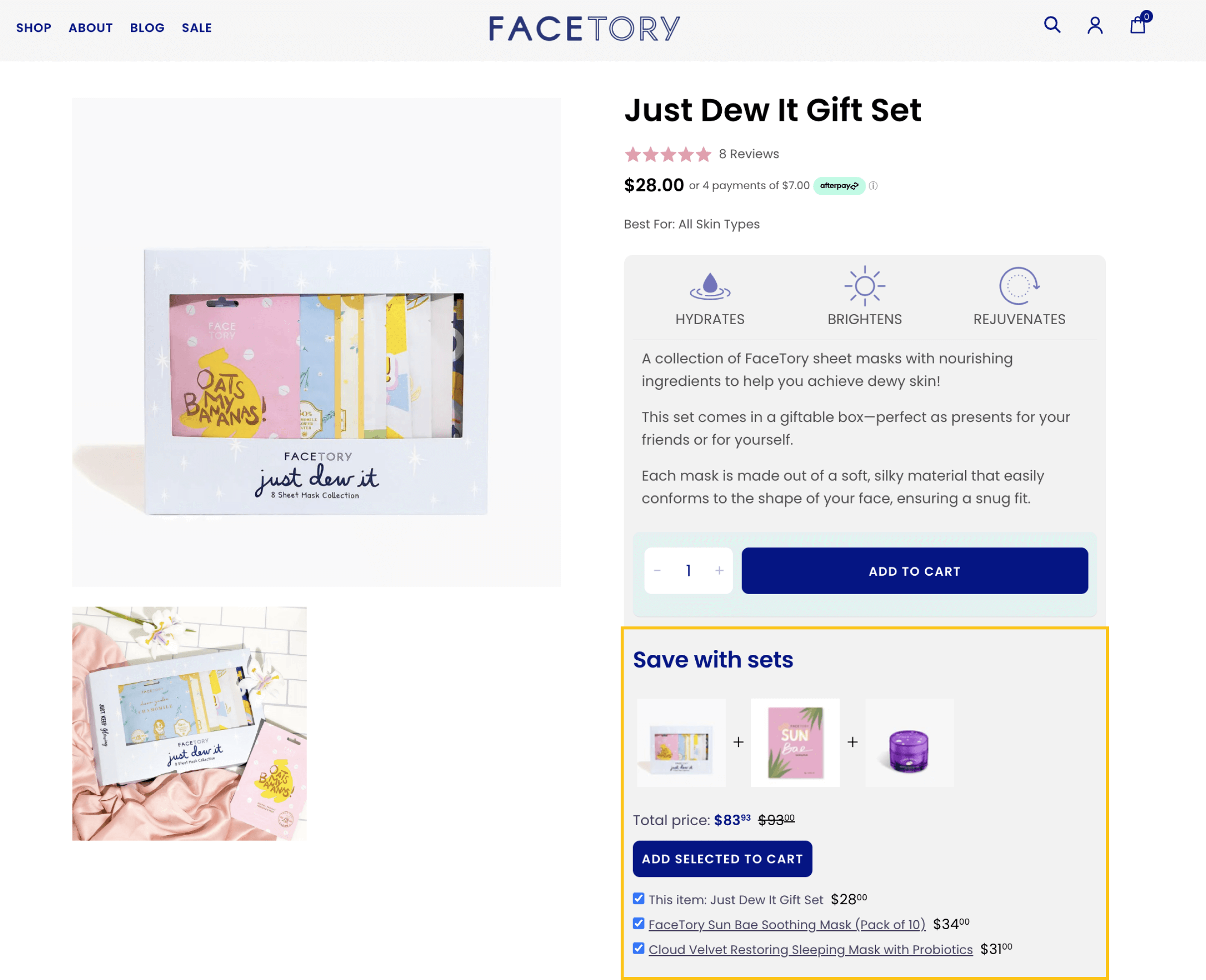 Ein Screenshot der Produktseite des Just Dew It-Geschenksets von FaceTory. Unter der Produktbeschreibung gibt es einen Abschnitt mit dem Titel „Mit Sets speichern“. Es werden zwei weitere Produkte aufgeführt: FaceTory Sun Bae Soothing Mask für 34 $ und Cloud Velvet Restoring Sleeping Mask with Probiotics für 31 $. Ein Kunde kann ein Kontrollkästchen anklicken oder deaktivieren und auf die Schaltfläche „Ausgewählte Artikel in den Warenkorb legen“ klicken. Im Bild werden alle Artikel angeklickt und der Preis wird von 93 $ auf 83,93 $ reduziert.