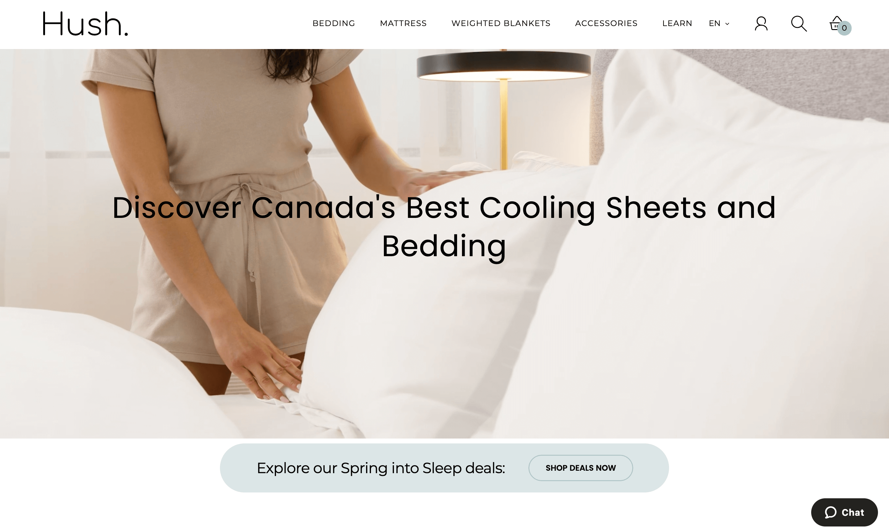 Hush 主页的屏幕截图显示有人用降温床单铺床的图片。