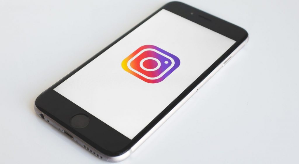 شعار Instagram باللون الرمادي iPhone 6