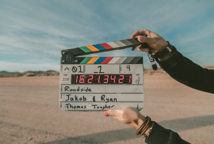 Clap de cinéma dans le désert