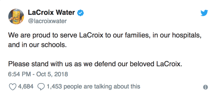 Tweet de demande d'assistance de LaCroix pendant une crise de relations publiques