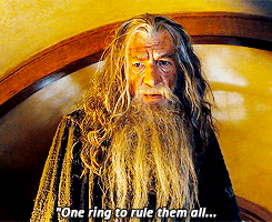 Ian McKellan dari Lord of the Rings mengatakan "Satu cincin untuk memerintah mereka semua"