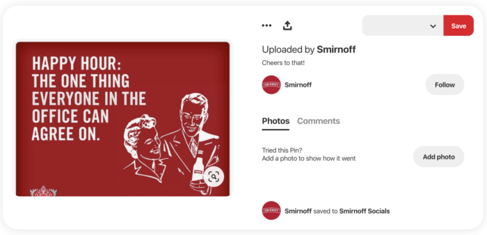 Pin's de Smirnoff avec un mème qui dit "Happy hour : la seule chose sur laquelle tout le monde au bureau peut s'entendre"