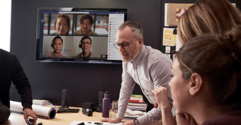 Videoconferenza dal vivo in ufficio