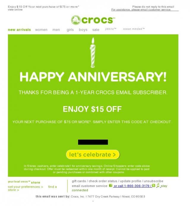 Tingkatkan Pengalaman Pelanggan Pasca-Penjualan–Contoh email peringatan hari jadi dari Crocs yang mengatakan, “Selamat Ulang Tahun! Terima kasih telah menjadi pelanggan email Crocs selama 1 tahun. Nikmati diskon $15.”